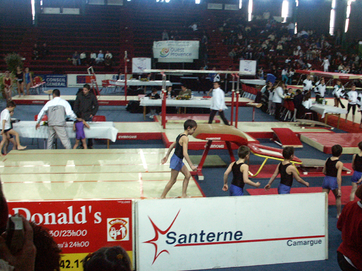2005-01 gym_cor 011.jpg - DCF 1.0